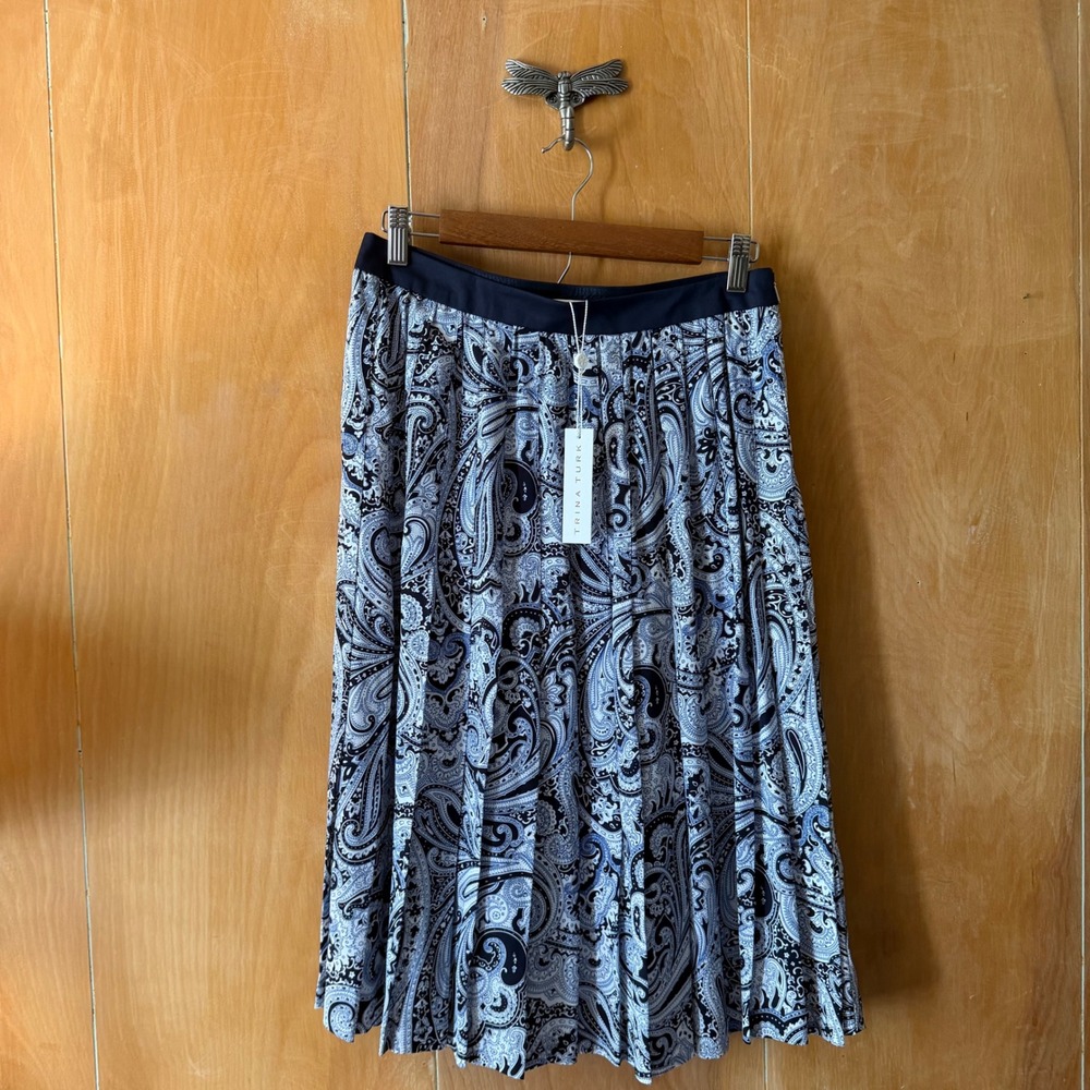 Trina Turk Silk Paisley Pleated Midi Skirt Navy White Size 8 NWT